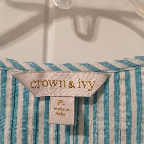 ⭐Crown & Ivy Striped Teal Blouse - Picture 2 of 4